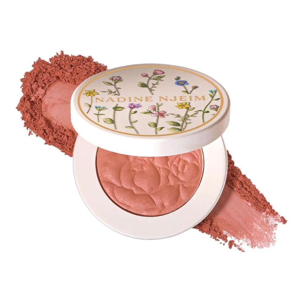 نادين نجيم احمر خدود بلمسة الكشمير